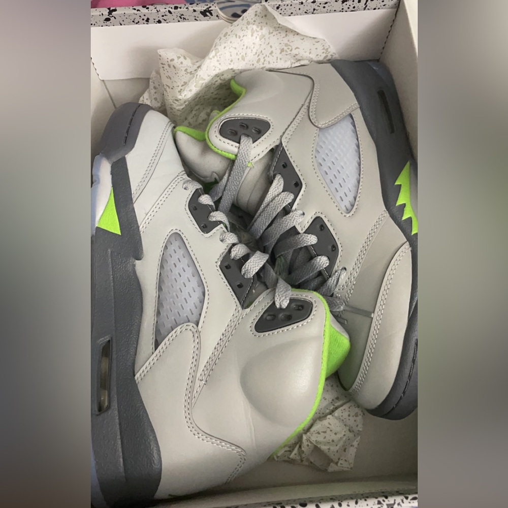 Jordan 5 Green Bean, like new, worn only once